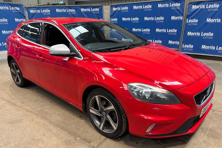 VOLVO V40