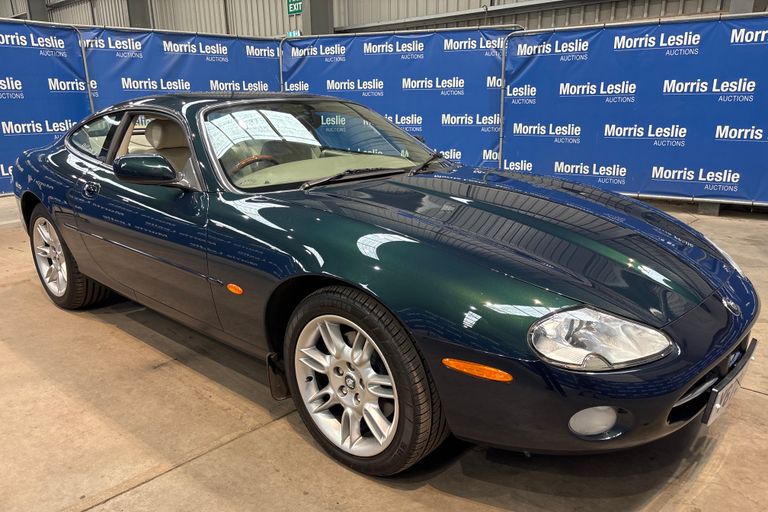 JAGUAR XK8