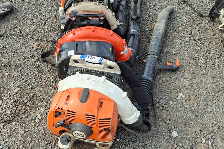 3x STIHL BLOWER 1x ECHO BLOWER 