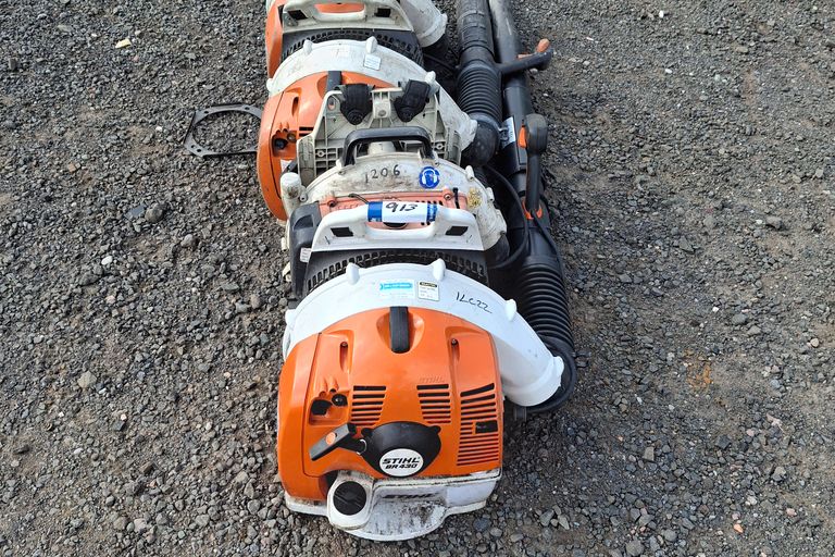 4X STIHL BLOWERS 