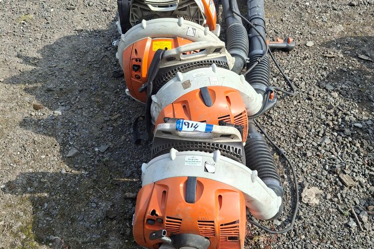4X STIHL BLOWERS 