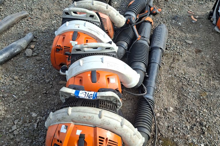 4X STIHL BLOWERS 