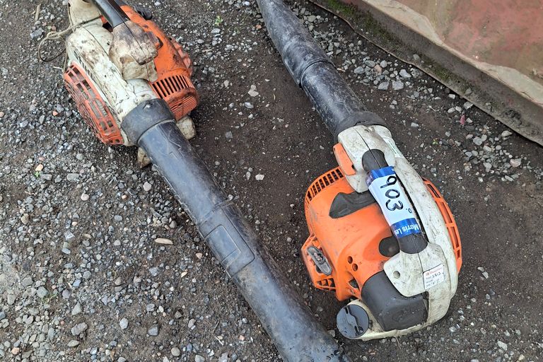 2X STIHL BLOWERS 