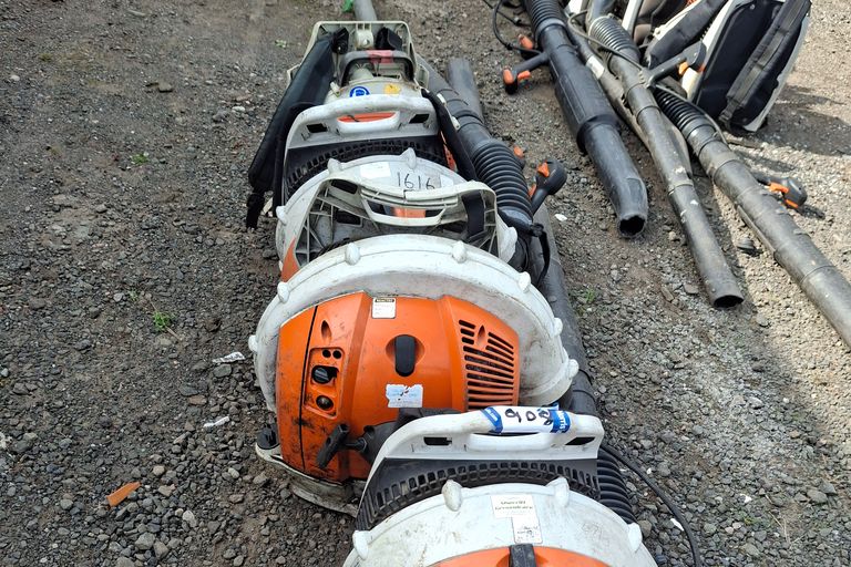 4X STIHL BLOWERS 