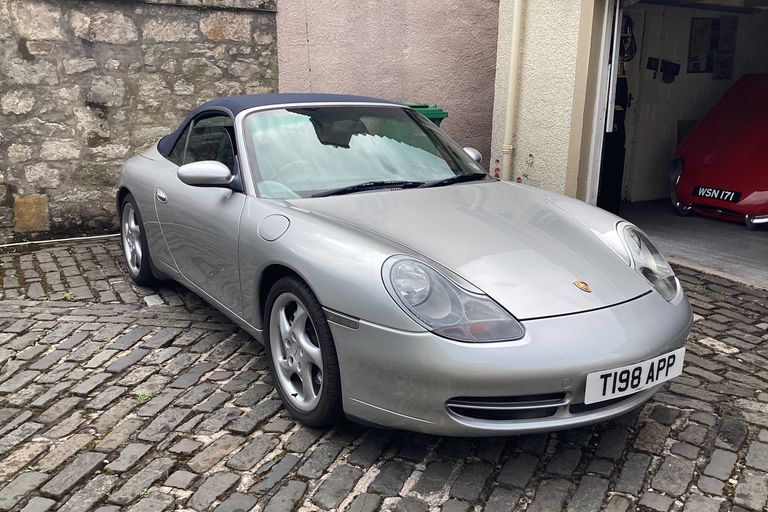 PORSCHE 911 CARRERA 4 TIPTRONIC S
