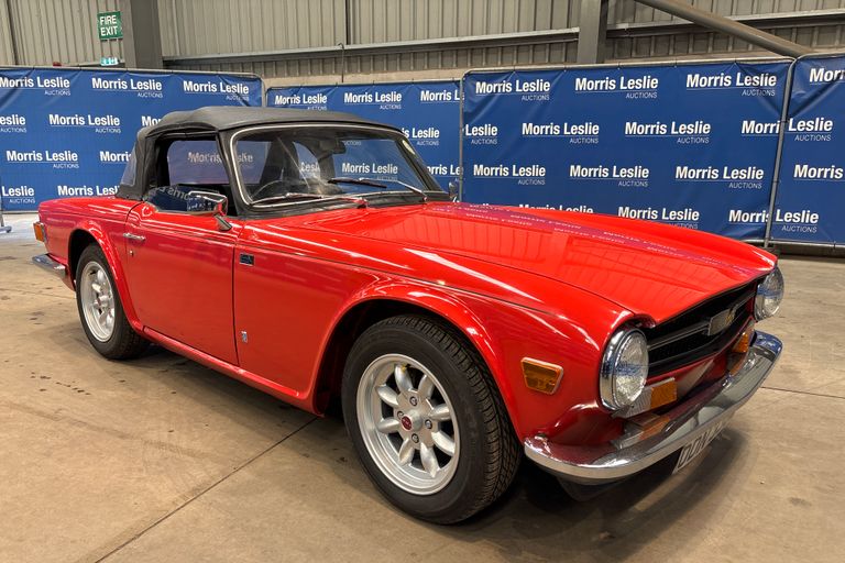 TRIUMPH TR6