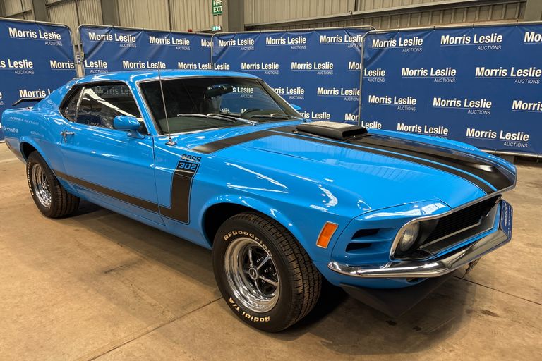 FORD MUSTANG 