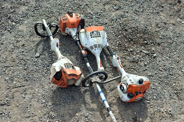 4X STIHL STRIMMERS 