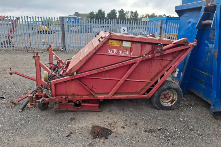 D W TOMLIN PTO TOW BURSH AND COLLECTOR 