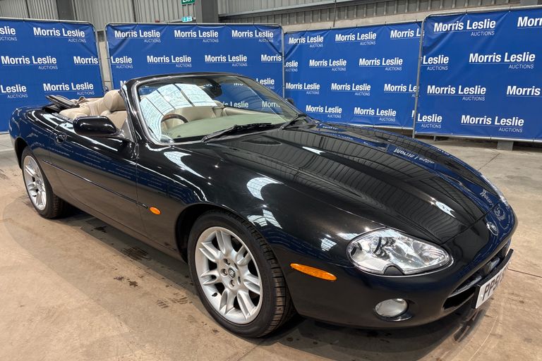JAGUAR XK8