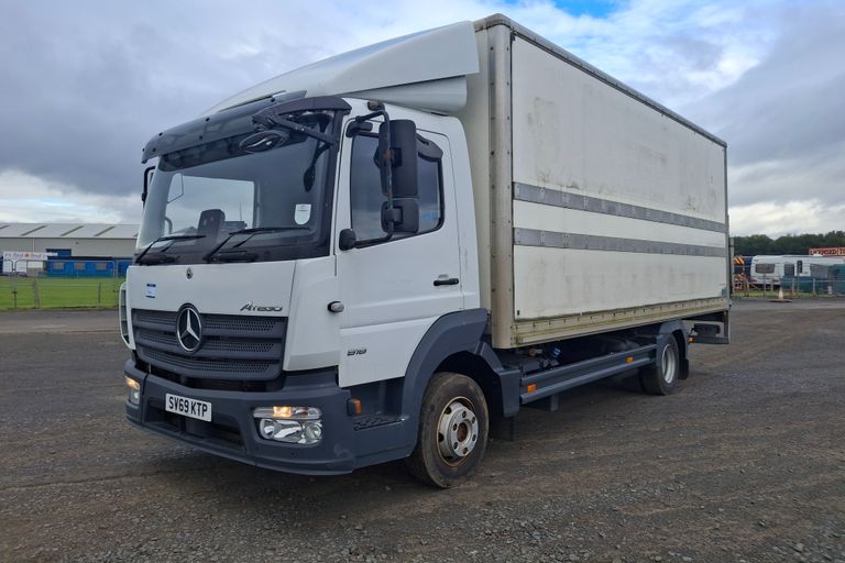 MERCEDES-BENZ ATEGO (2) 818