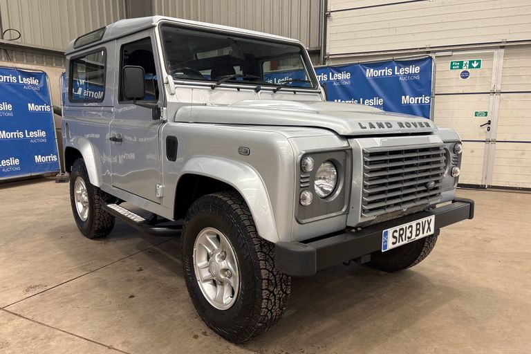 LAND ROVER DEFENDER