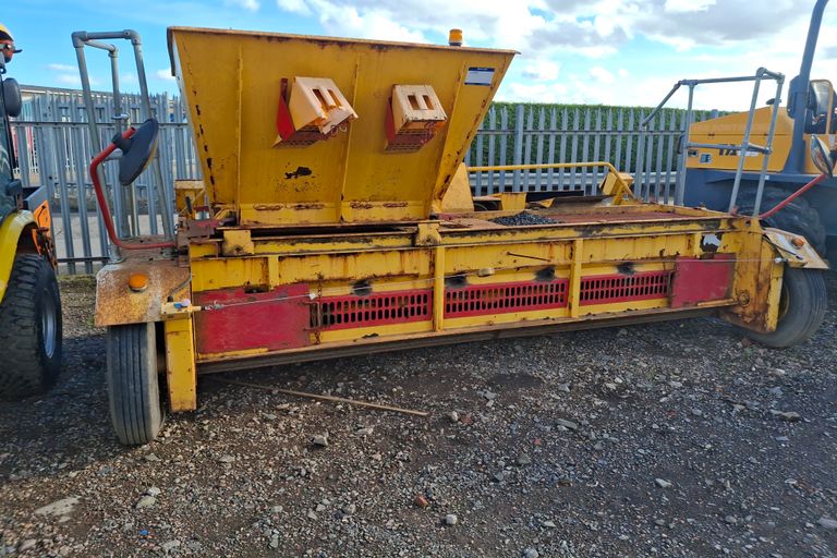 BRISTOWES YELLOW TAR CHIPPER