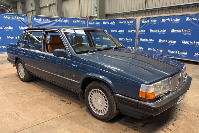 VOLVO 700 SERIES