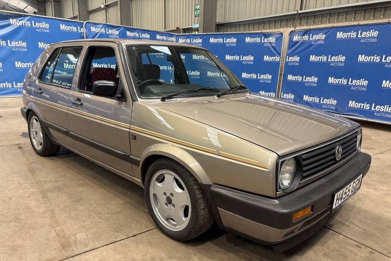 VOLKSWAGEN GOLF