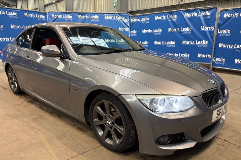 BMW 3 SERIES