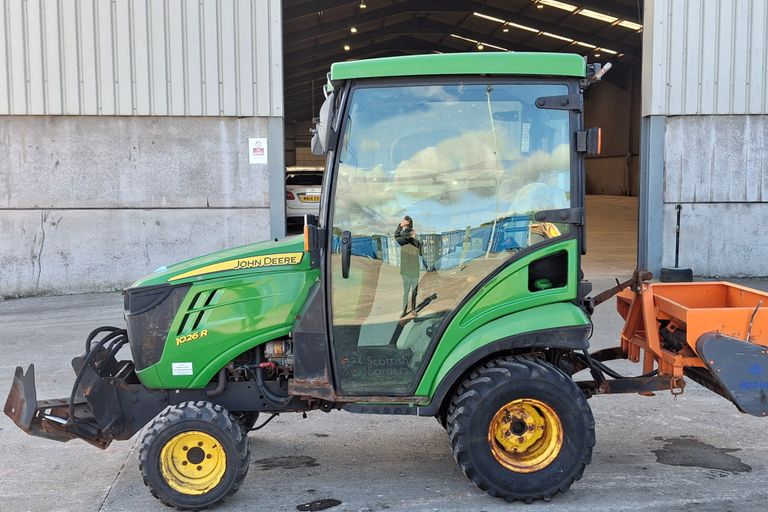 JOHN DEERE 1026R