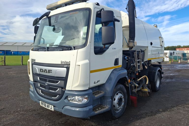 DAF TRUCKS LF