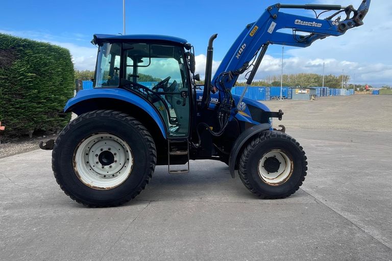 NEW HOLLAND 