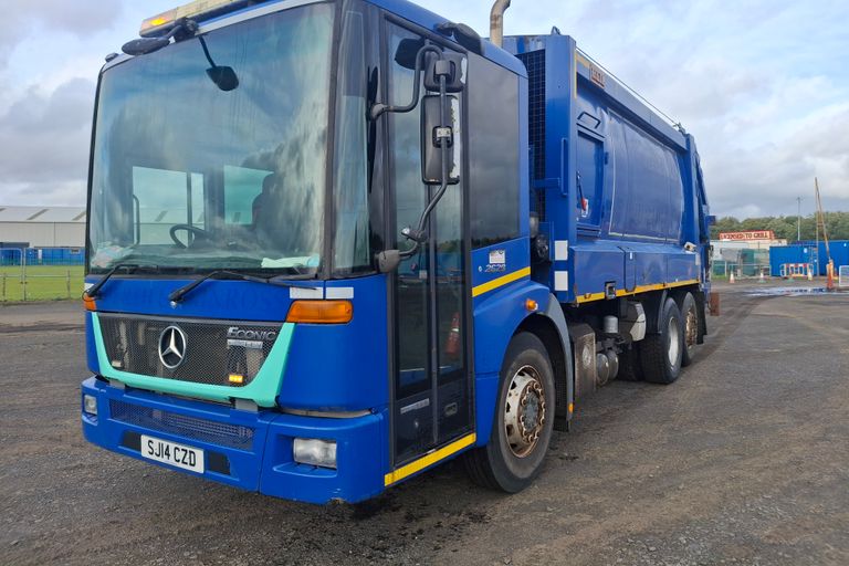MERCEDES ECONIC