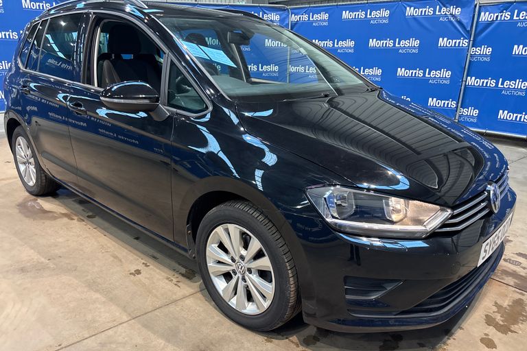 VOLKSWAGEN GOLF SV