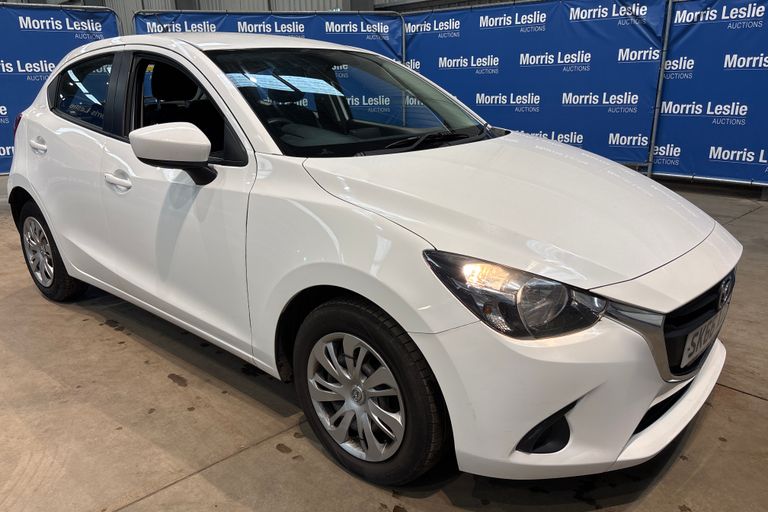 MAZDA 2