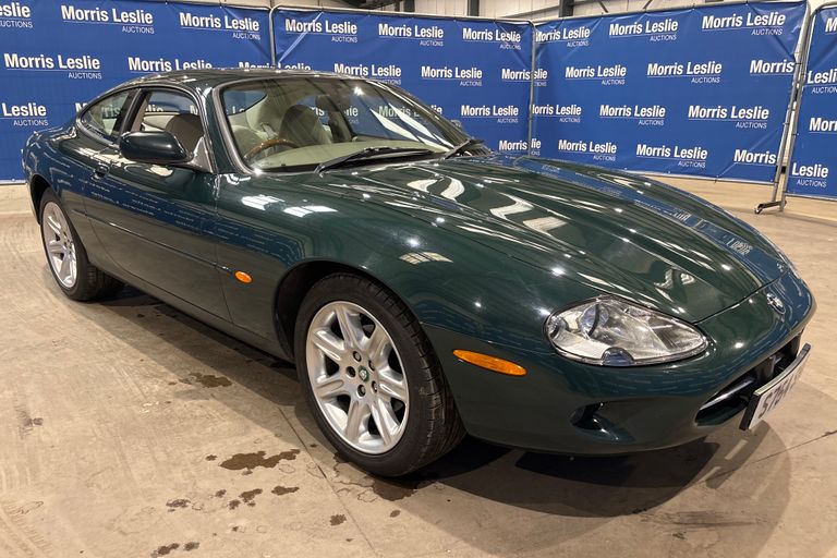 JAGUAR XK8