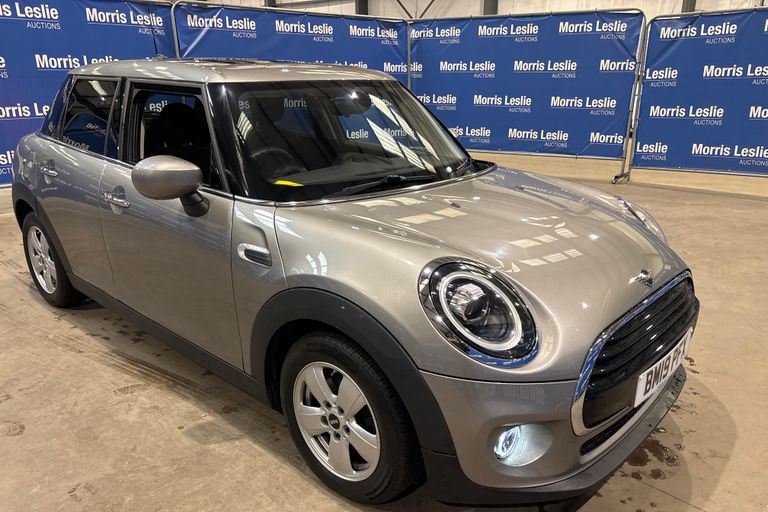 MINI HATCHBACK