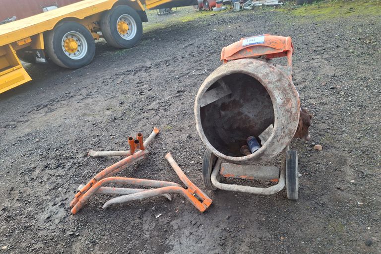 CEMENT MIXER 