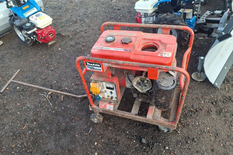 PETROL GENERATOR 
