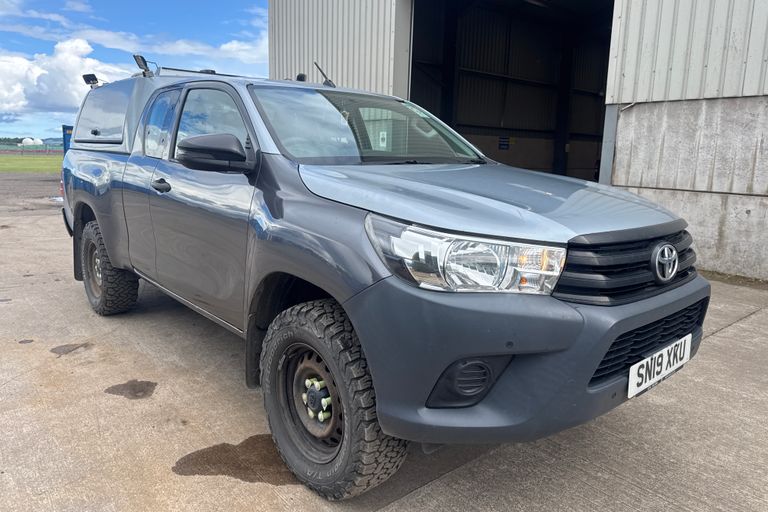 TOYOTA HILUX