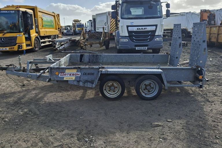 BATESONS DIGGER TRAILER  
