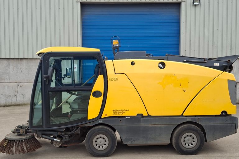 JOHNSTON SWEEPERS C202