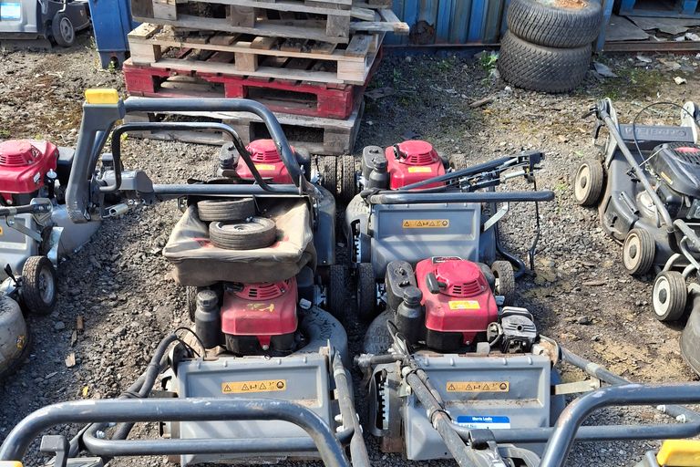 4X LAWNFLITE MOWERS 1X BAG 