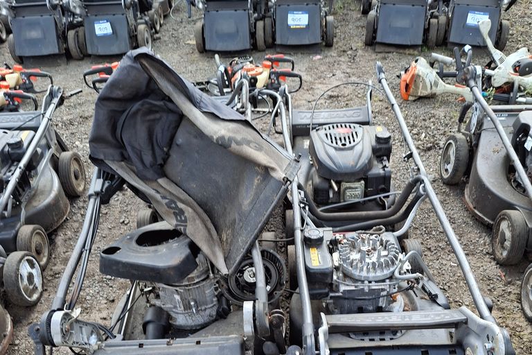 4X WEIBANG MOWERS 1X BAGS 