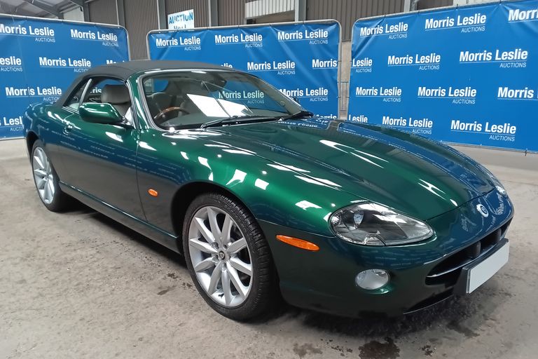 JAGUAR XK8