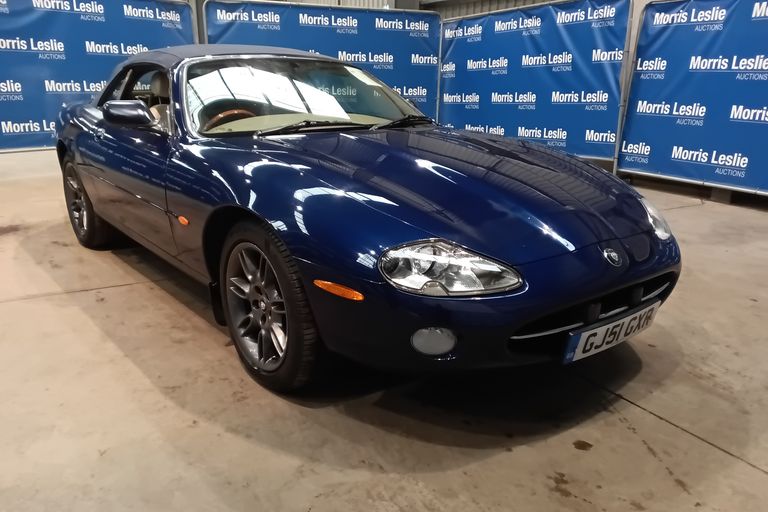 JAGUAR XK8