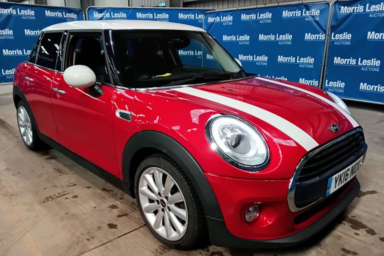 MINI HATCHBACK