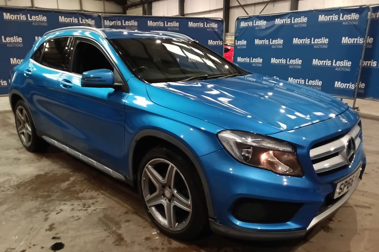 MERCEDES-BENZ GLA