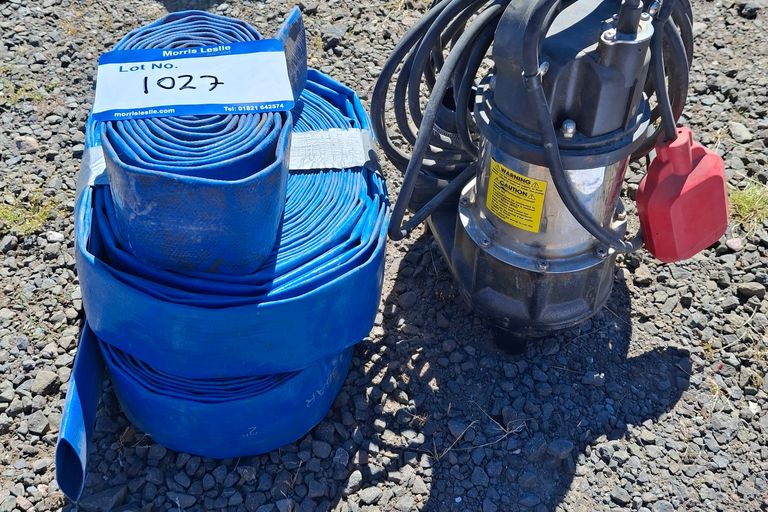 SUBMERSIBLE PUMP 110V C/W HOSES 
