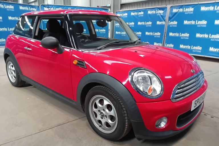 MINI HATCHBACK