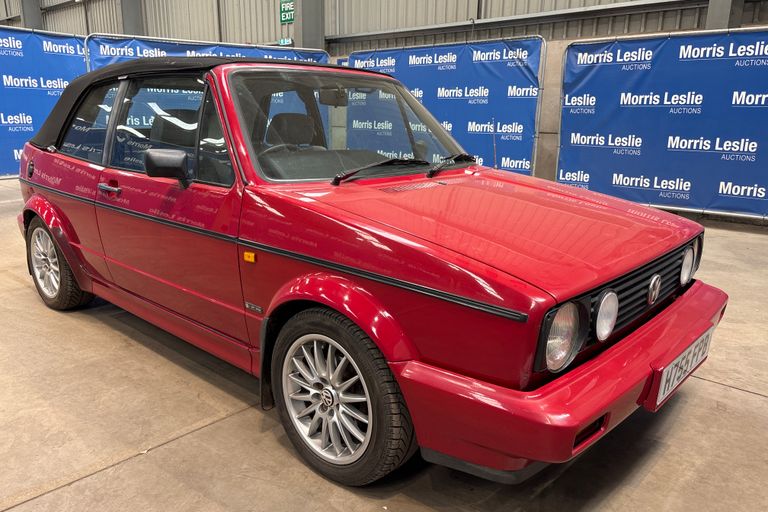 VOLKSWAGEN GOLF