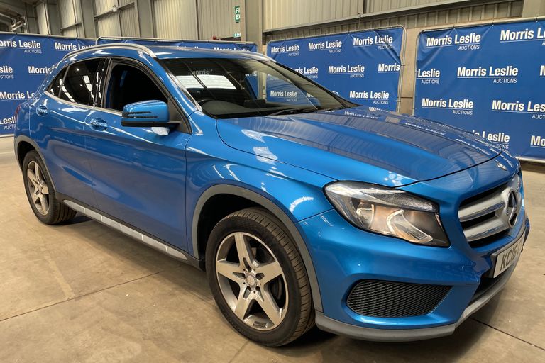 MERCEDES-BENZ GLA