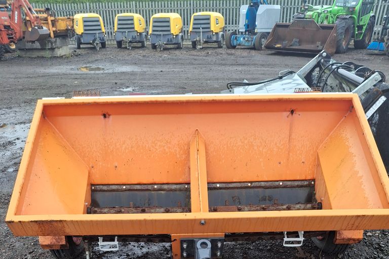 ORANGE TRAILER 