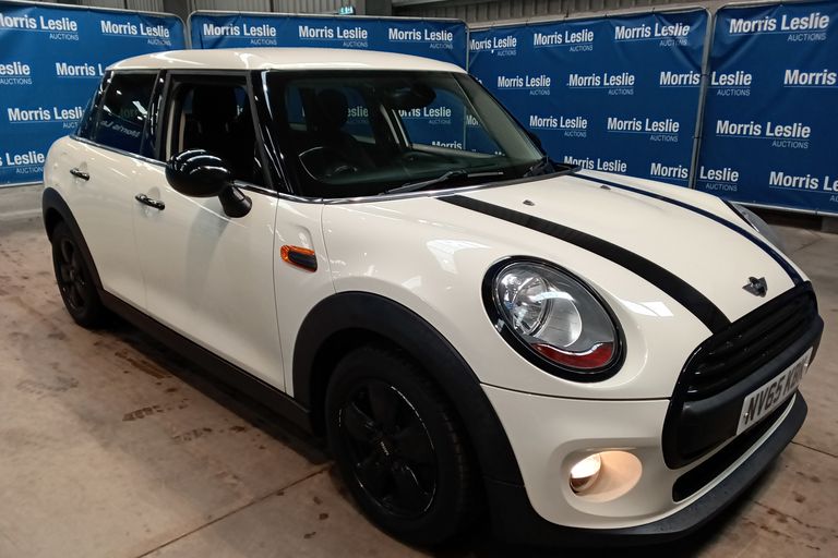 MINI HATCHBACK