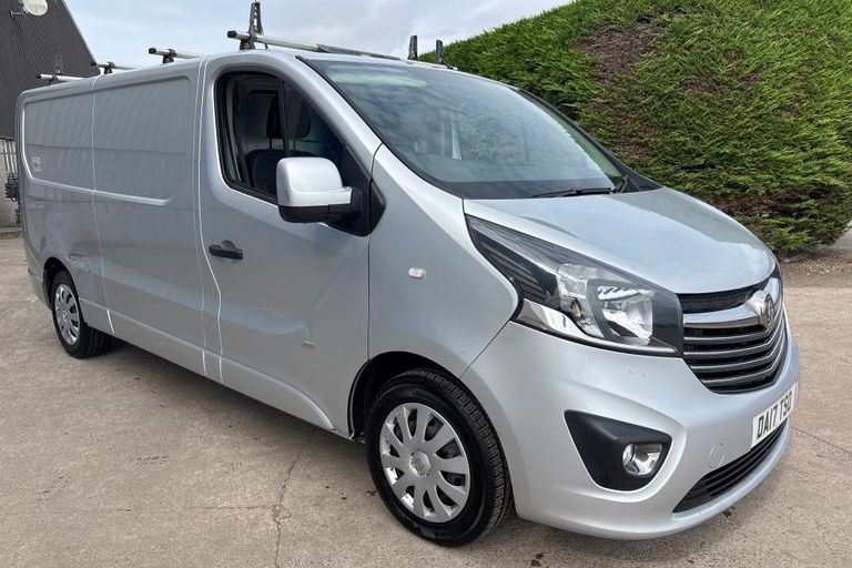 VAUXHALL VIVARO