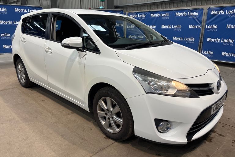 TOYOTA VERSO