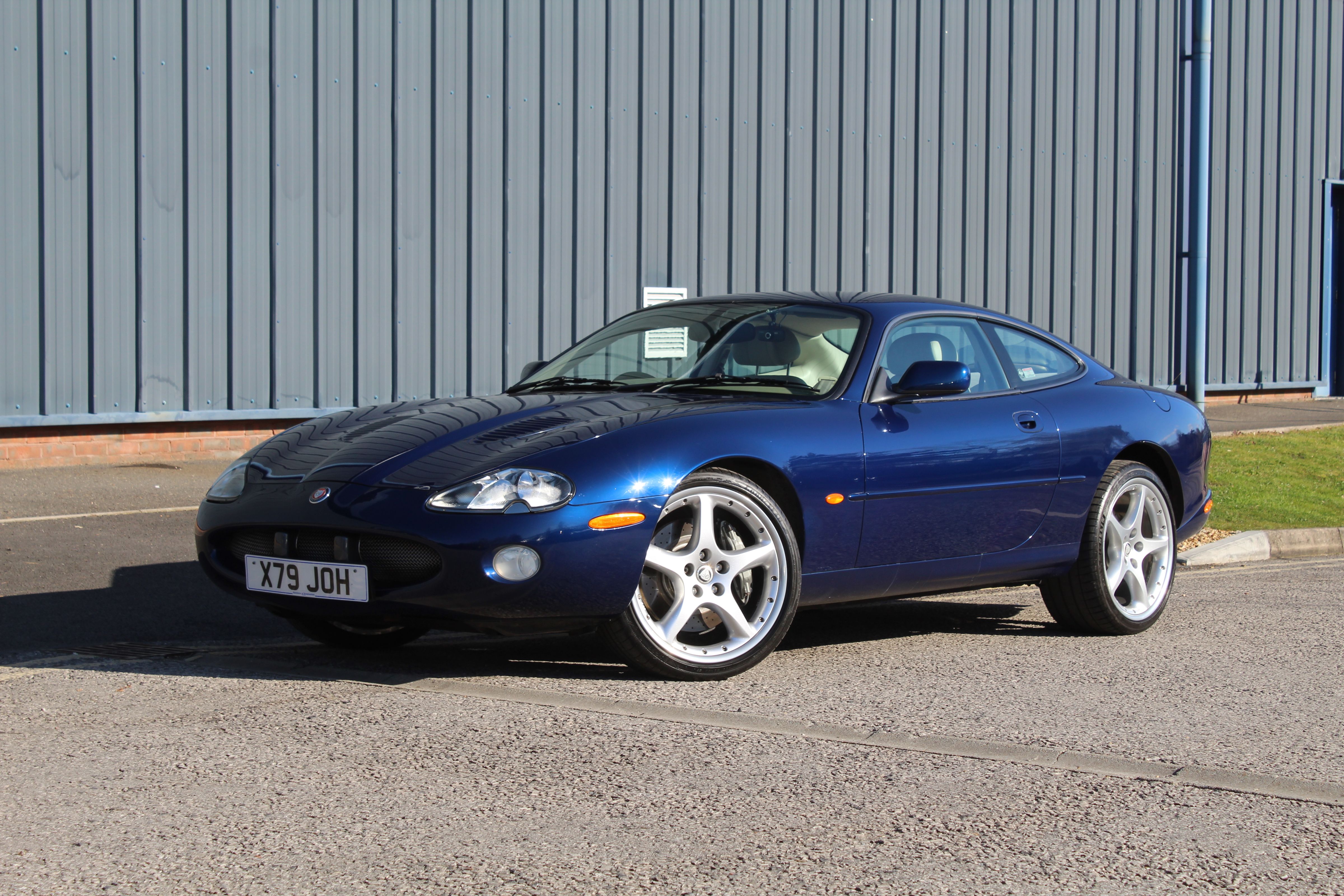 JAGUAR XKR AUTO